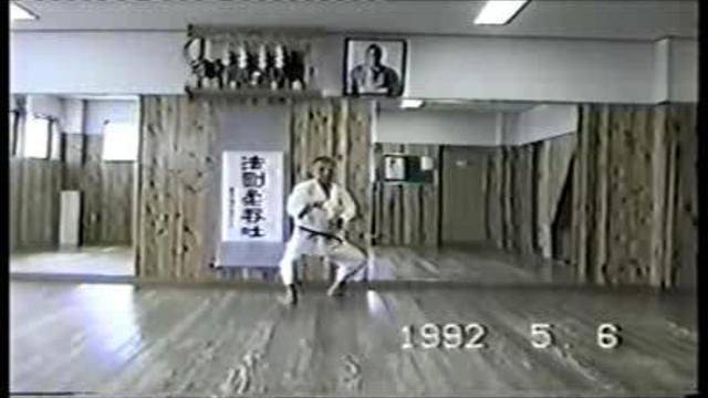 КАРАТЭ "ГОДЗЮ-РЮ" А.МИЯГИ ката СЕЮНЧИН смотреть онлайн