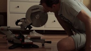 Лучшая DIY торцовочная пила! Metabo KGS 305 M распаковка, и быстрый обзор пилы.