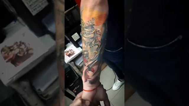 Татуировка египетского бога Ра и Анубиса смотреть онлайн