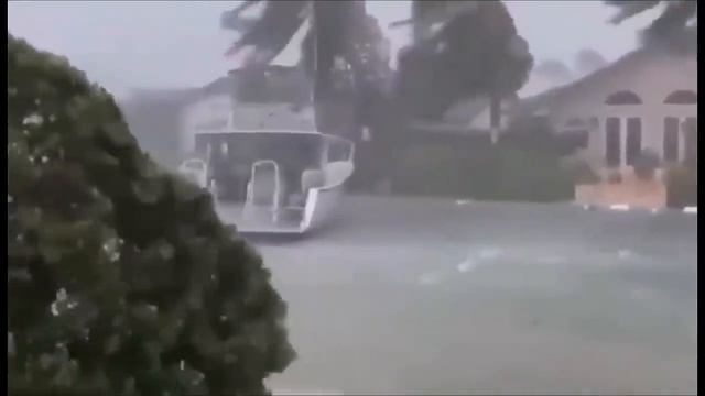 Шторм Грейс. Разрушения и наводнения. Ураган Грейс наносит новые удары. Каймановы острова пострадали смотреть онлайн