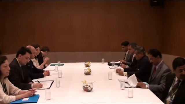 EAM meets Foreign Minister of France Mr. Laurent Fabius in Tokyo ( July 8, 2012) смотреть онлайн
