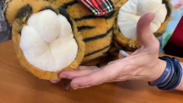 Рюкзак Симпатяга - сладкий новогодний подарок в мягкой упаковке-игрушке смотреть онлайн