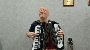 Шаланды полные кефали / Аккордеонист