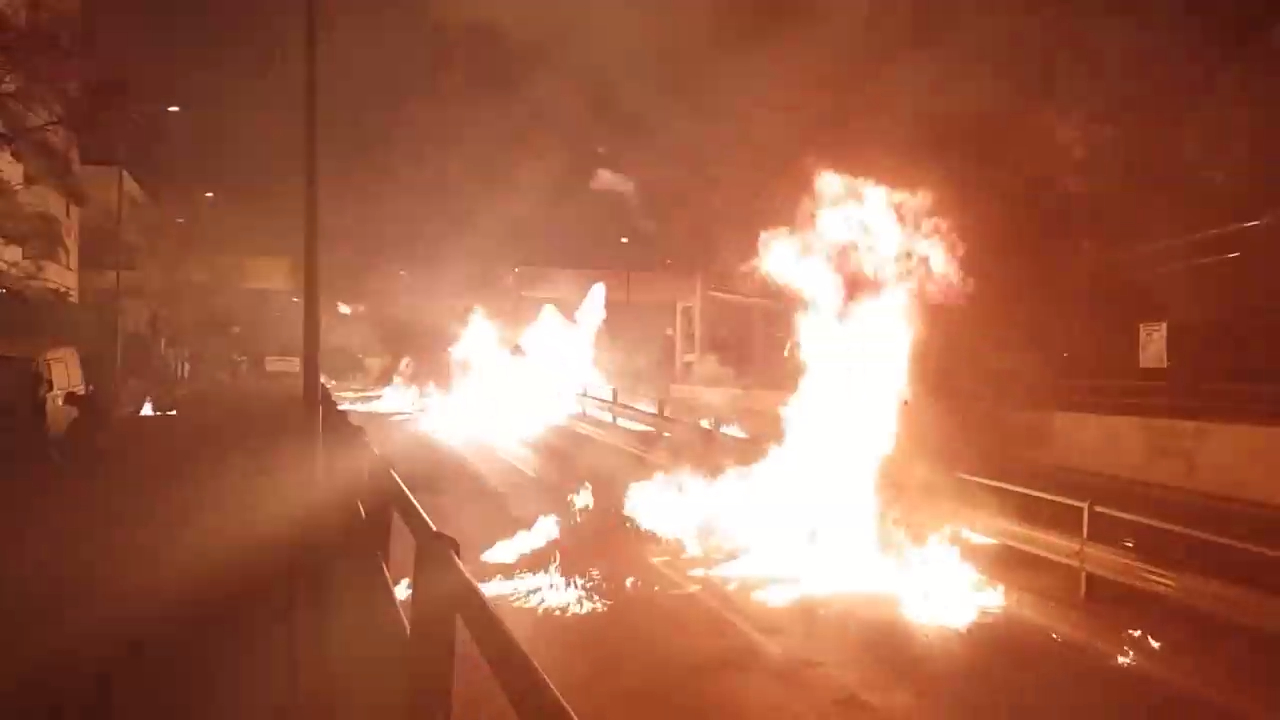 Пасхальные традиции в Афинах смотреть онлайн