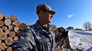 КОЛКА ДРОВ ДВУМЯ СПОСОБАМИ ВРУЧНУЮ И МЕХАНИЧЕСКИ. ЗАГОТОВКА ДРОВ, ЖИЗНЬ В ДЕРЕВНЕ.