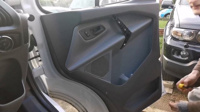 How to remove dorcards/door panels on a Ford Transit Custom 2016. смотреть онлайн