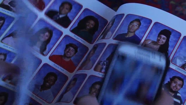 University of Tampa Yearbook Goes 3-D смотреть онлайн