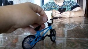 трюки на мини  bmx  для пальцев