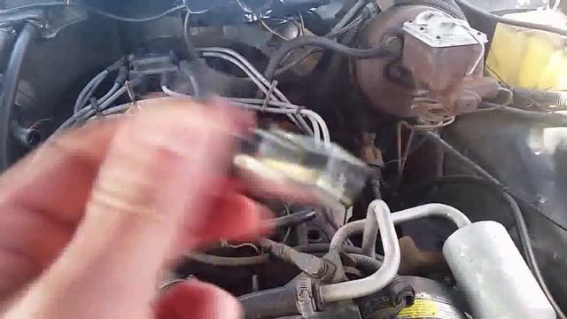 How To Test And Replace Your PCV Valve - EASY смотреть онлайн