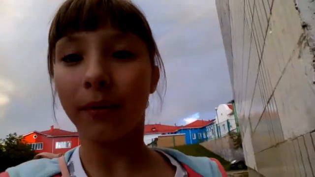 Гуляем. Увидели полную радугу дугу. смотреть онлайн