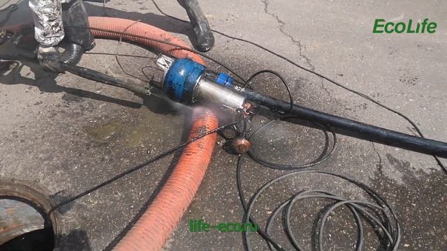 Откачка КНС для замены дренажного насоса смотреть онлайн