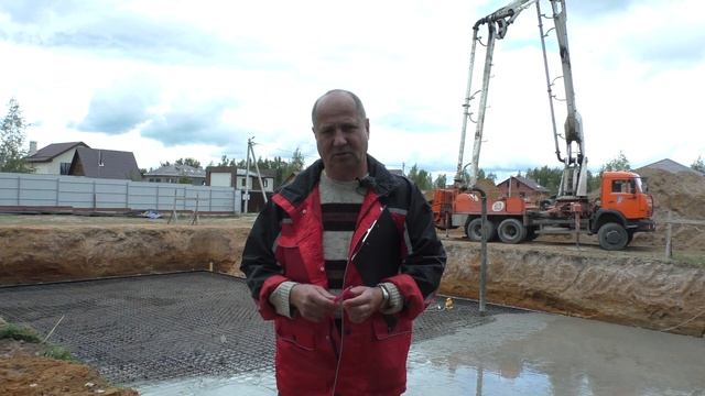 Устройство цокольного этажа из фундаментных блоков. Бетонирование плиты. смотреть онлайн