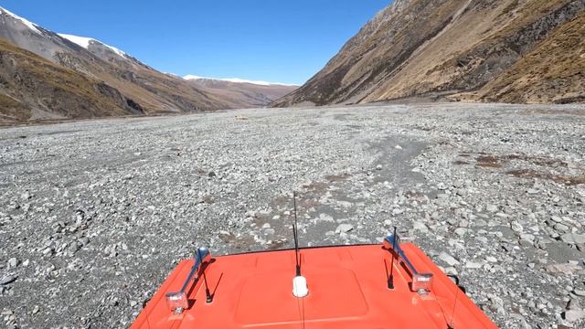 Leaving Macaulay Hut for Tekapo MAN 4x4 truck 1 of 4 смотреть онлайн