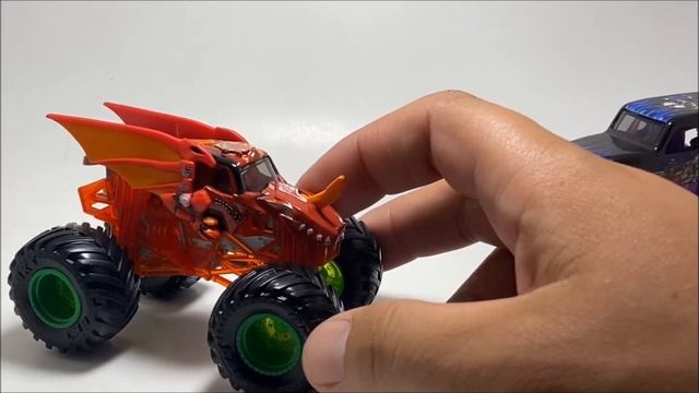 #SpinMaster #MonsterJam #Mix10 Spin Master Monster Jam Bakugan Dragonoid vs Son-Uva Digger Review смотреть онлайн