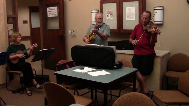 HONOLULU I AM COMING BACK AGAIN - performed by The Big Sisters Ukulele Band смотреть онлайн