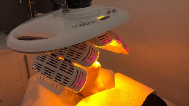 DOES LED LIGHT THERAPY REALLY WORK? - RESULTS LASER CLINIC смотреть онлайн