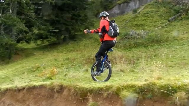 Rigi Unicycle Training / 1Rad / Einrad / Downhill смотреть онлайн