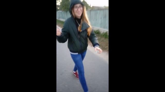 НА МЕНЯ НАПАЛИ С ТОПОРОМ!!! смотреть онлайн