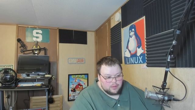 Why I Chose to Fedora As My Daily Driver смотреть онлайн