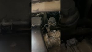 Замена лампы ближнего света Hyundai Grand Starex 2019