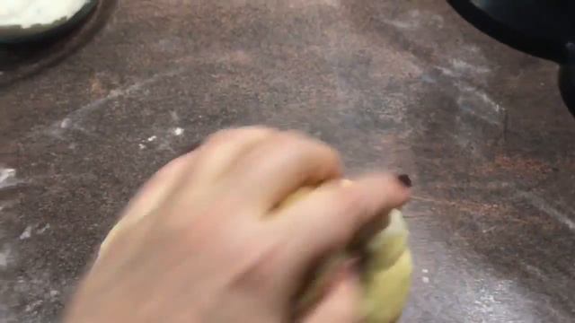 Пончики на сгущенке- быстрый и несложный рецепт, нежные, воздушные, хрустящие смотреть онлайн