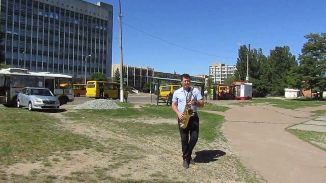 #Eagles - Hotel California. #Саксофон Андрей #Романенко. Outdoors walking with saxophone. COVERS 🎷 смотреть онлайн
