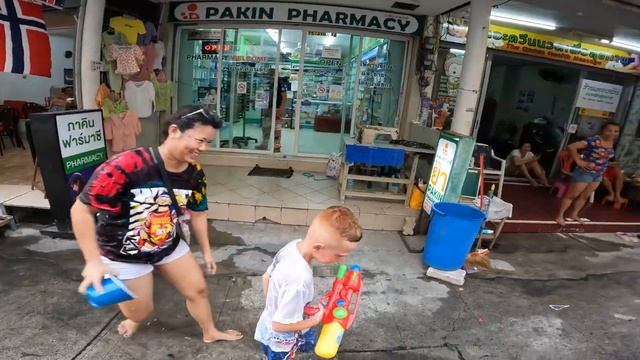 Паттайя отмечает Сонгкран! Тайский новый год! 14 апреля 2023