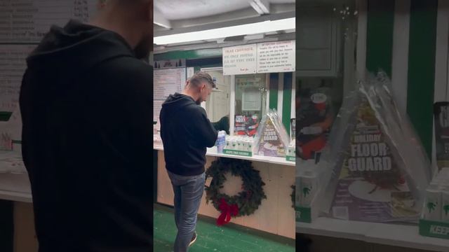 Ярмарка ЁЛОК в Калифорнии 🇺🇸🎄🎅🏻 #новыйгод #елка #америка #сша #лосанджелес #жизньвсша # смотреть онлайн