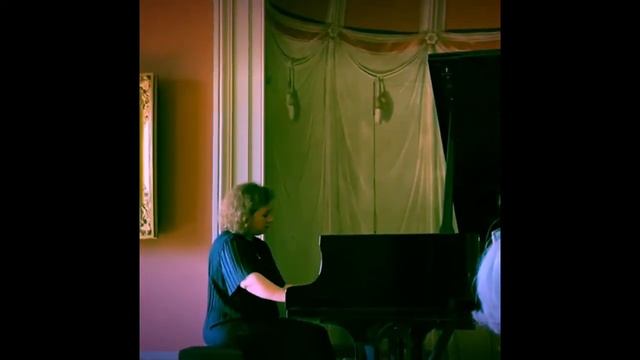 Bartók: Romanian Folk Dances смотреть онлайн