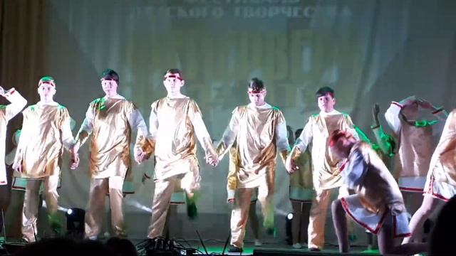 Стилизованный танец"Русь молодая",Семёновская СШ группа" Ритм". смотреть онлайн