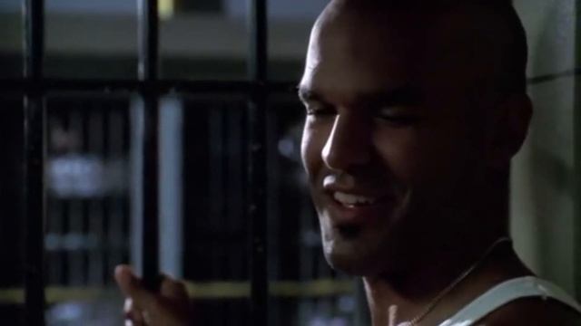Sucre Is Singing To Help Michael Break Off The Wall | Prison Break