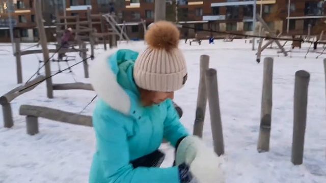 Новый тренд зима 2020-2021 года. Шапка с волосами смотреть онлайн