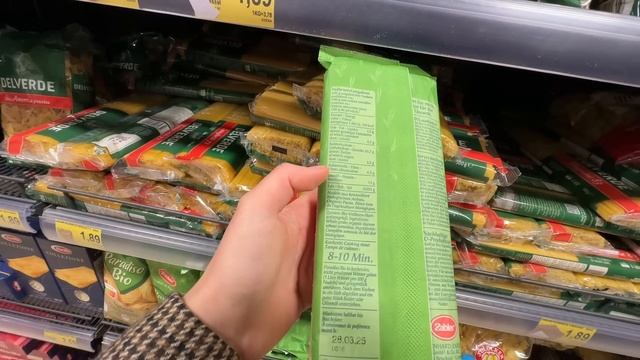 Еда с насекомыми в немецких супермаркетах смотреть онлайн