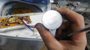 Стиральная машина Daewoo не раскручивает барабан