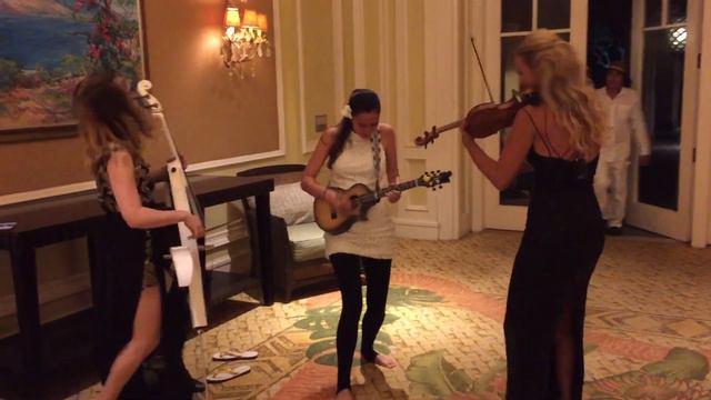 MISIRLOU - Ukulele, Violin and Cello + 3 Ladies смотреть онлайн