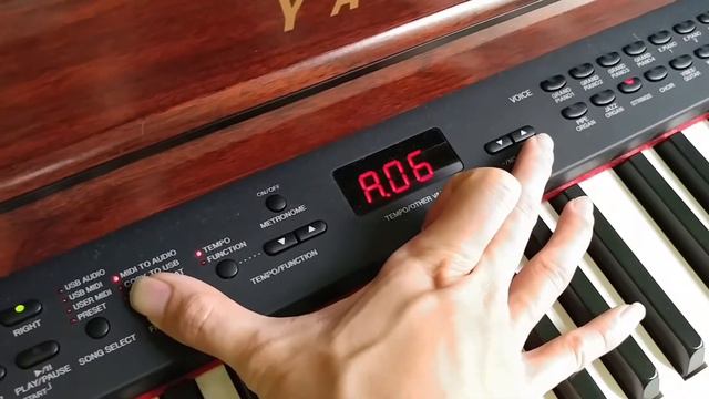 Clavinova CLP-440 Audio file to USB смотреть онлайн
