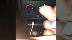 Замена лампочки подсветки регулятор печки (отопителья) Опелъ Астра g.  Opel Astra g 2003 года