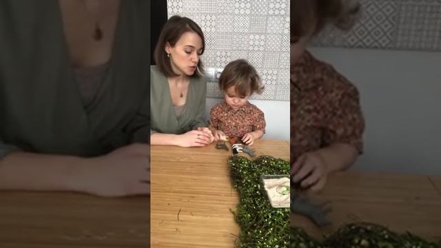 Как играть в сенсорные коробки и адаптировать игру для разного возраста