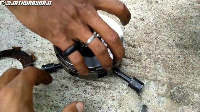 Cara Servis Kopling Vespa Ngesrok || Aji VAS смотреть онлайн