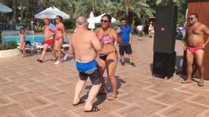 Танцующий миллионер-это конечно круто, но с нашими туристами никто не сравнится