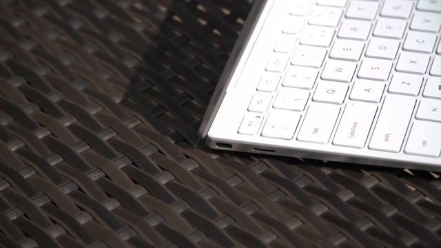 Dell XPS 13 Review - Intel® Core™ i7 11 Gen with Intel Evo and Xe Graphics - Blazing Fast! смотреть онлайн