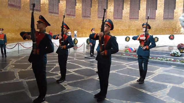 Смена караула на мамаев курган.Город Волгоград смотреть онлайн