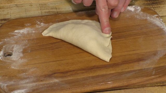 Как приготовить сочные и хрустящие ЧЕБУРЕКИ смотреть онлайн