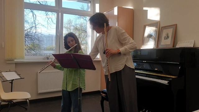 Алина- Мария Шведова (флейта). Школьный урок.