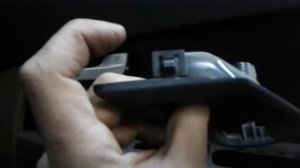 разборка обшивки передней двери на LADA  Priora