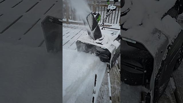 Greenworks Commercial 82SN22 Best Battery Snowblower Clearing After A Storm W S23 Ultra Superslomo