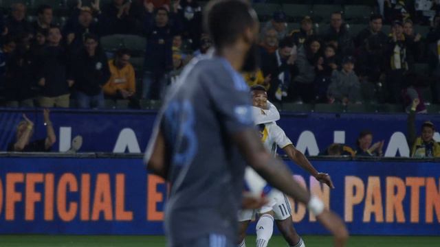 Ola Kamara with a SCREAMER | Slo-mo Goal смотреть онлайн