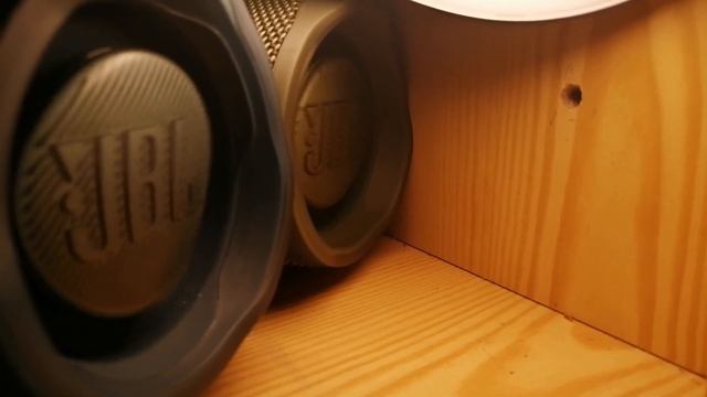 JBL Charge 4 TL vs GG Extreme Flex смотреть онлайн