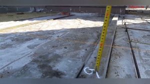 Как установить маяки для заливки бетонного основания под парковку для автомобиля.