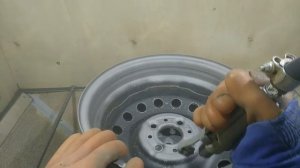 Пескоструй купершлак против песка, в бытовой пескоструйной камере.